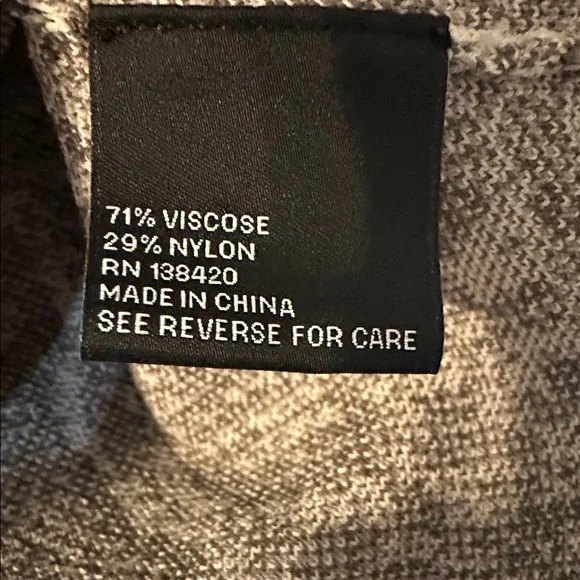 Carlisle Gray and Cream Snakeskin Cardigan - Picture 4 of 6